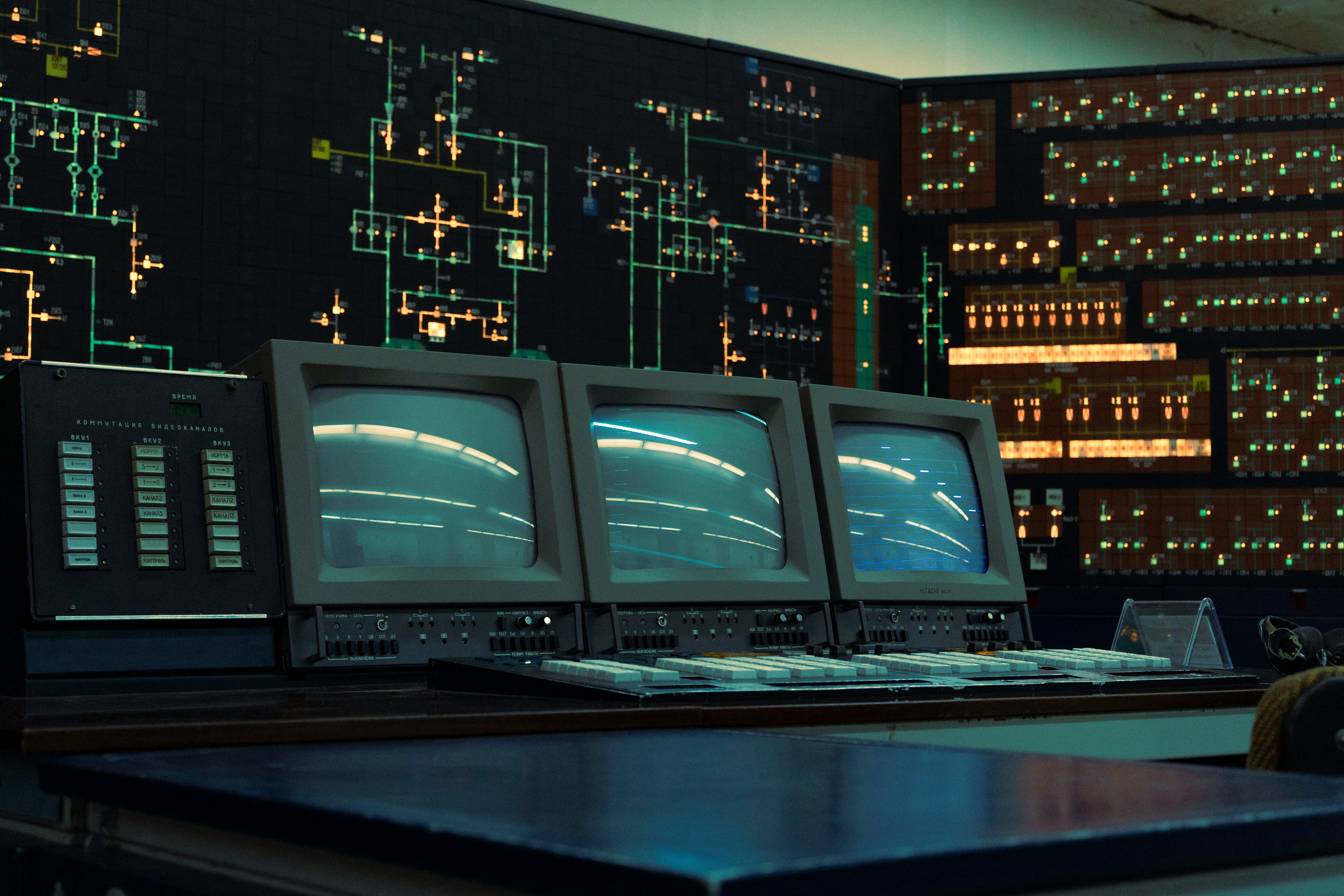 computer_for_background.jpg